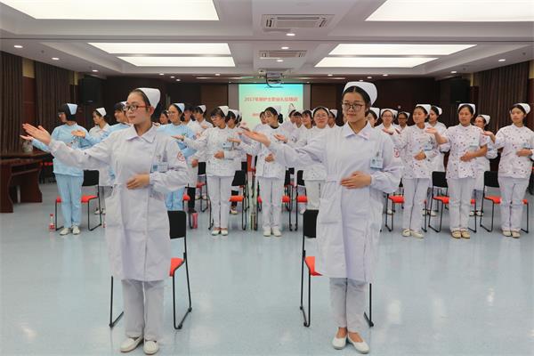 3-2护士服务礼仪学习.JPG