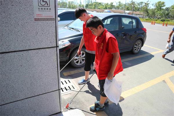 1-6清理烟蒂、垃圾.JPG