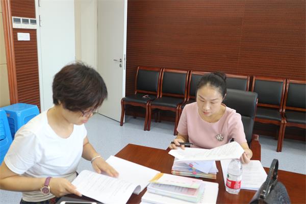 1-1巡查组查阅台账资料.JPG
