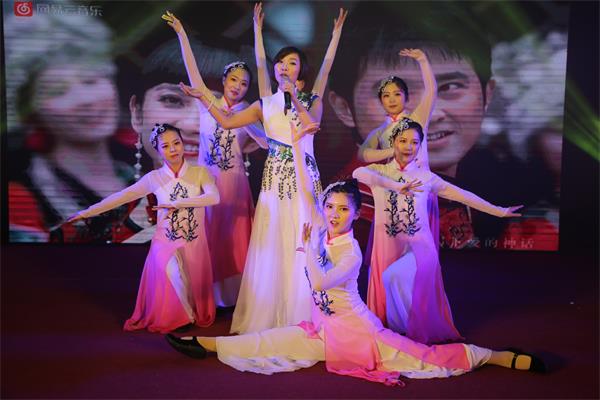 2-16歌伴舞《康美之恋》.JPG