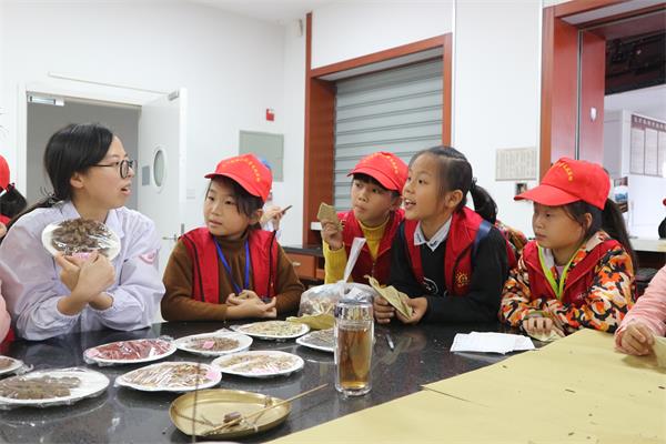 2-1学习中药知识.JPG