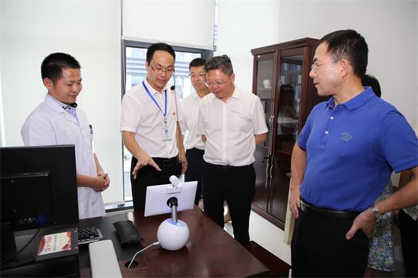 1-2了解便携式远程会诊系统.JPG